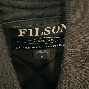 Men’s medium black Filson vest